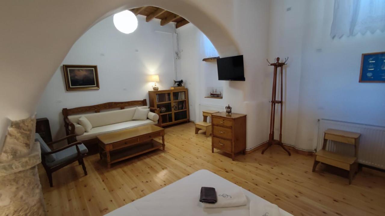 דירות אתונה A Painter'S House In Plaka מראה חיצוני תמונה