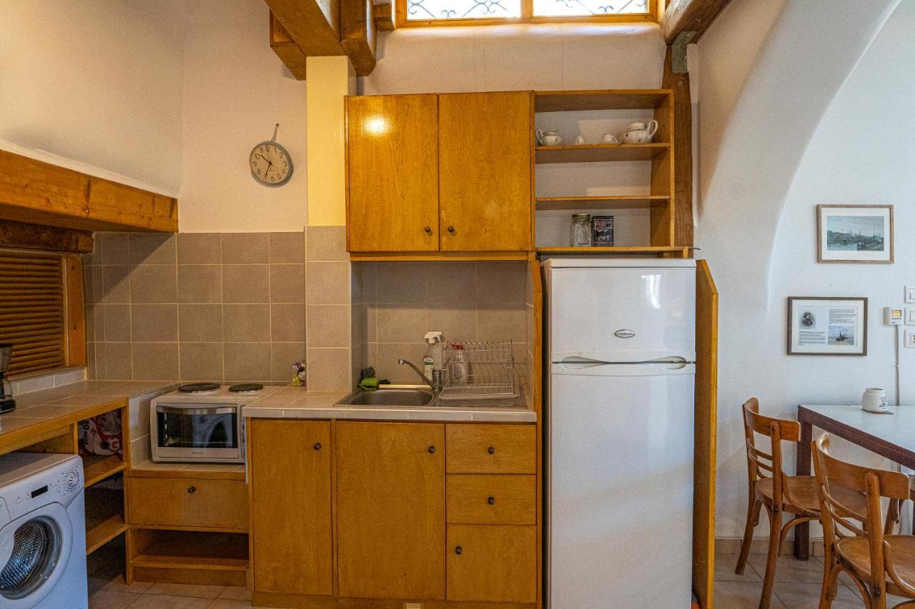 דירות אתונה A Painter'S House In Plaka מראה חיצוני תמונה