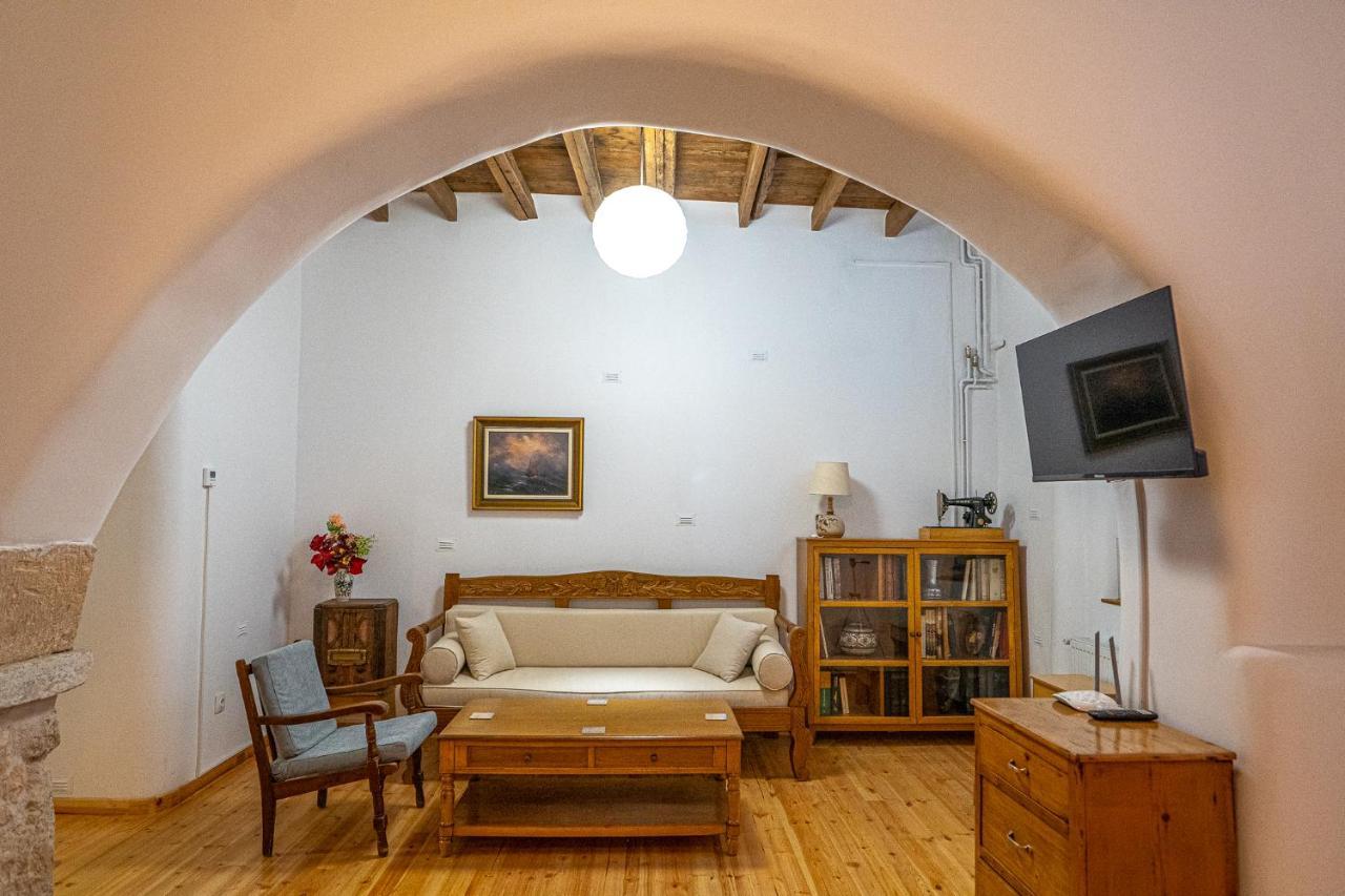 דירות אתונה A Painter'S House In Plaka מראה חיצוני תמונה